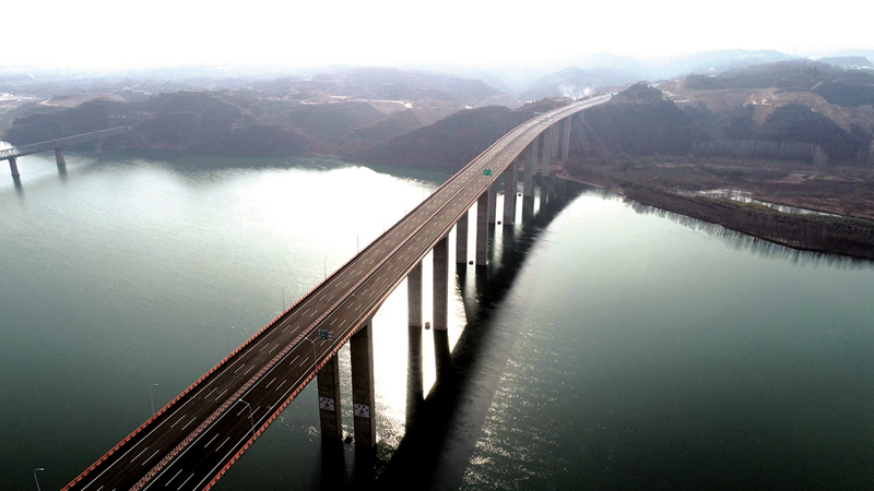 濟(jì)洛西高速黃河特大橋